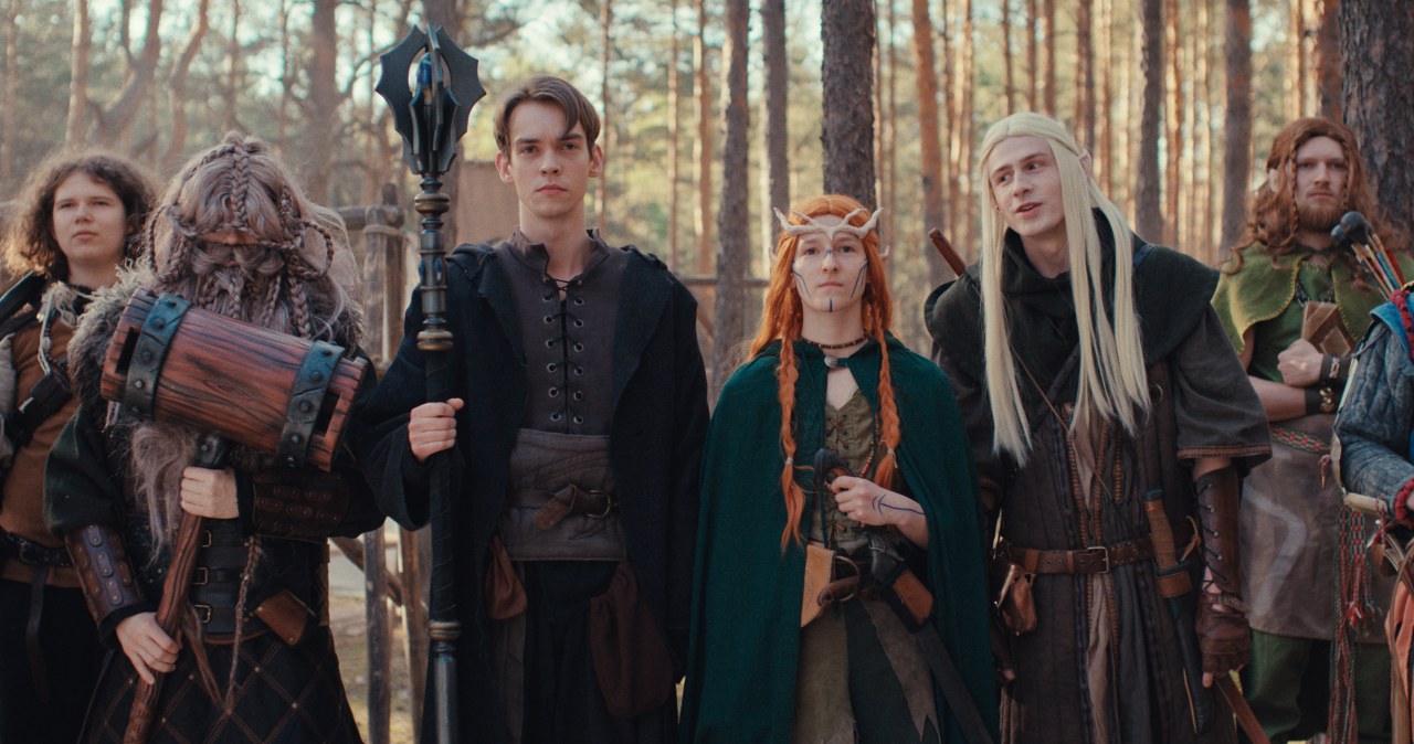 Kadr z filmu "LARP. Miłość, trolle i inne questy" /materiały prasowe