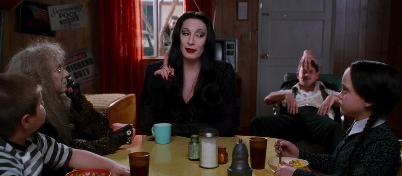 Kadr z filmu "Rodzina Addamsów" /materiały prasowe