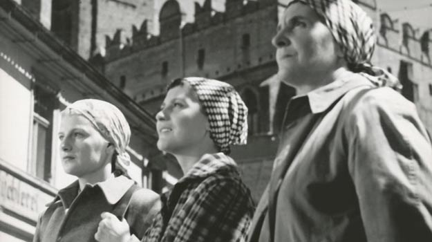Kadr z filmu "Trzy kobiety" Stanisława Różewicza /Film Polski