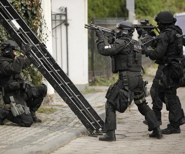 Kadr z filmu "Układ zamknięty"