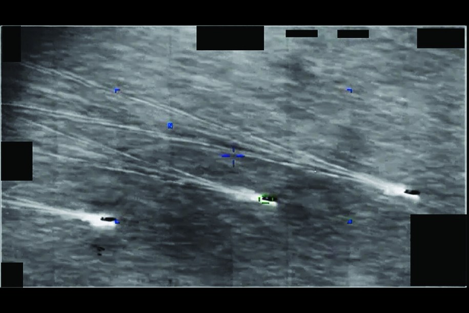 Kadr z filmu znajdującego się w odtajnionych zasobach na temat UFO. /https://www.war.gov/ufo /