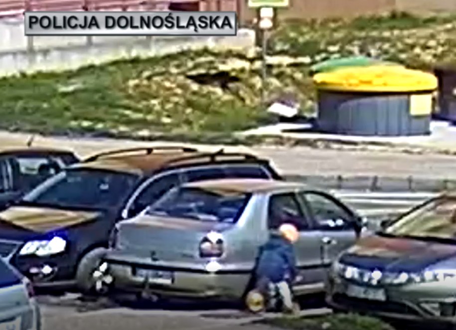 Kadr z miejskiego monitoringu /Policja