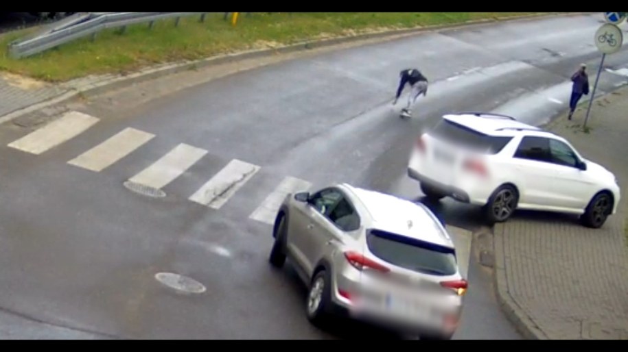 Kadr z miejskiego monitoringu /Policja