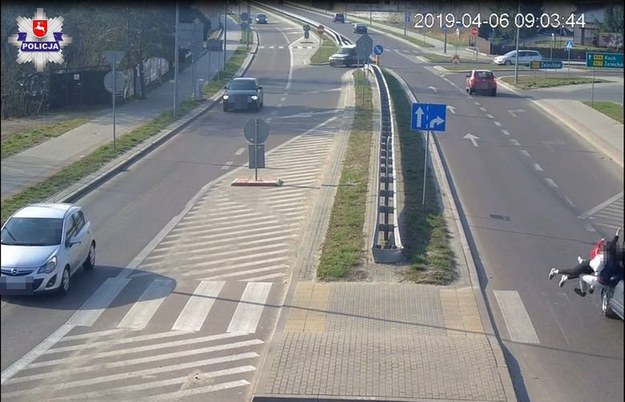Kadr z nagrania z monitoringu udostępniony przez policję /lubelska.policja.gov.pl /