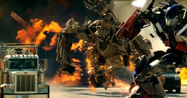 Kadr z pierwszej części serii "Transformers" (2007 rok) /materiały dystrybutora