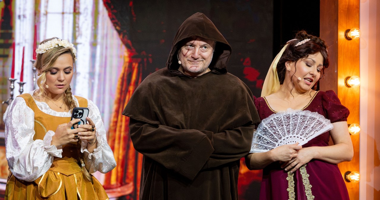 Kadr z programu "Kabaret na żywo. Chyba Czesuaf" /Kasper Kędzierski /materiały prasowe