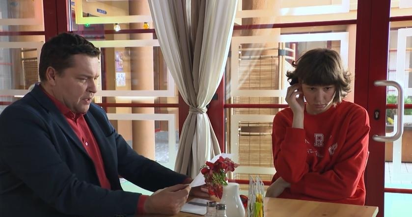 Kadr z serialu "Na Wspólnej" /TVN /materiały prasowe