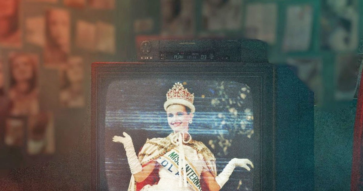 Kadr z serialu "Zabić Miss" /materiały prasowe