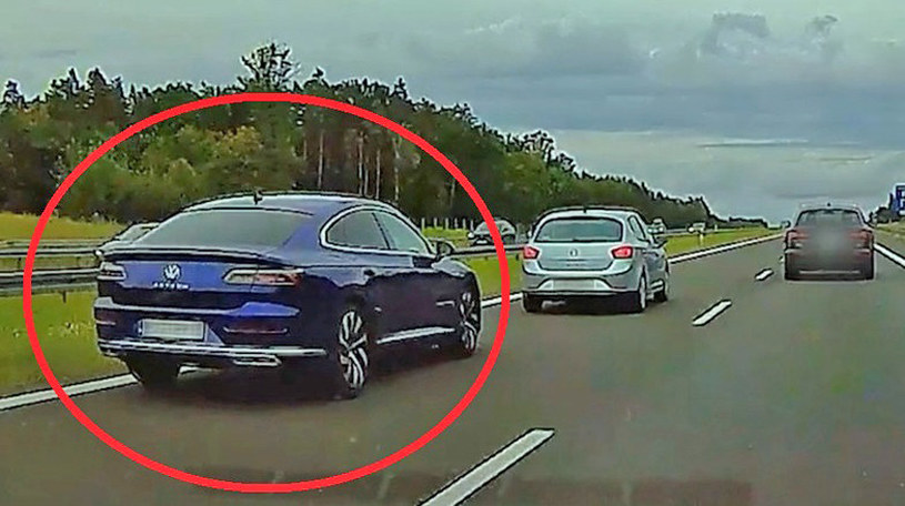 Kadr z wideo dokumentującego przebieg zdarzenia na S7 /