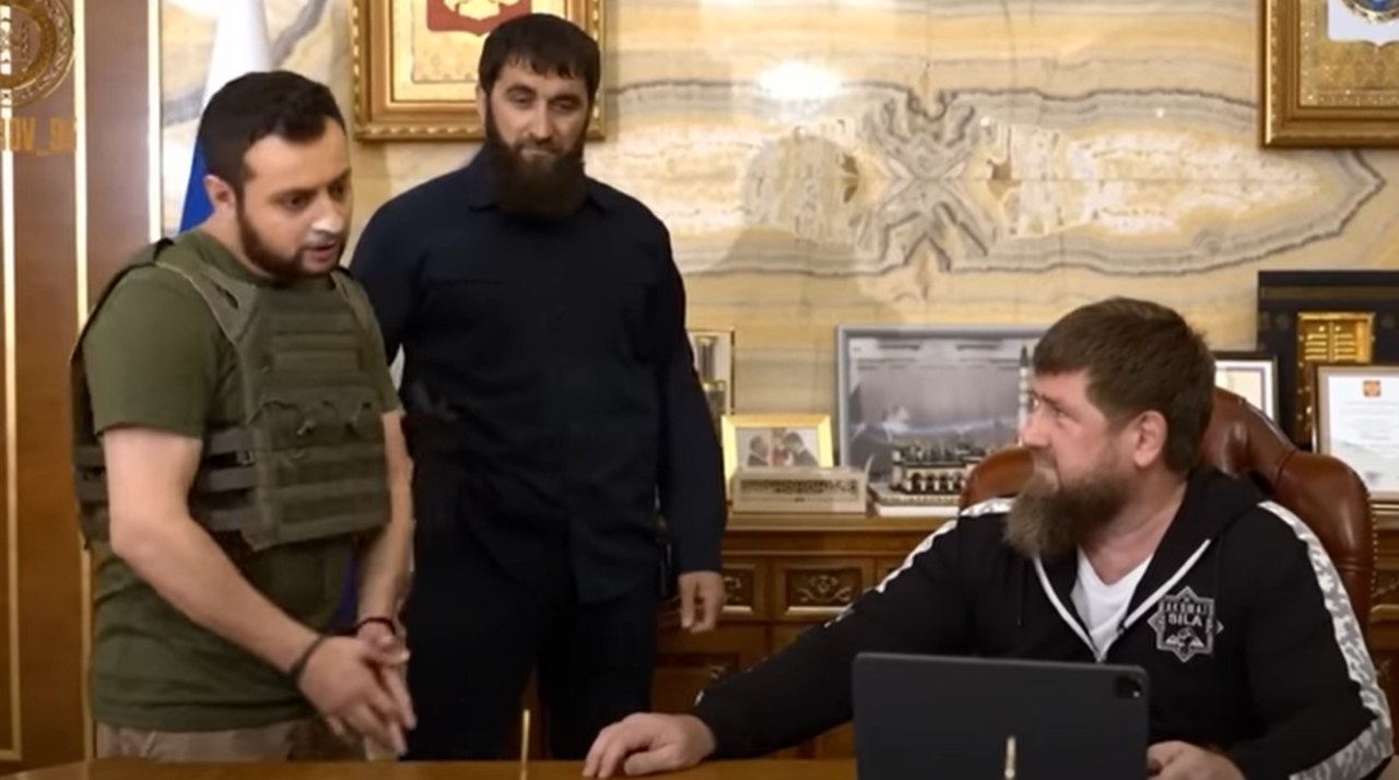 Kadyrow publikuje kolejny film z sobowtórem Zełenskiego. Jest o NATO i "mące"