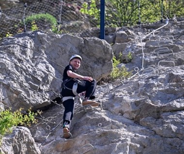 Kadzielnia kusi adrenaliną. Via ferrata otwarta dla śmiałków