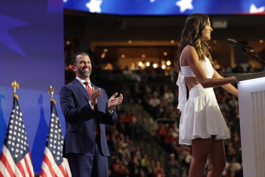 Kai Trump, w tle widać jej ojca /allison dinner /PAP/EPA