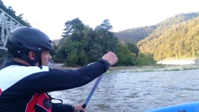 Kajakarze utknęli na wysepce na Popradzie. Ratownicy w akcji