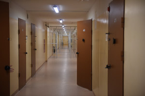 Kajetan P. napadł na psychologa w areszcie śledczym. Proces odroczony 