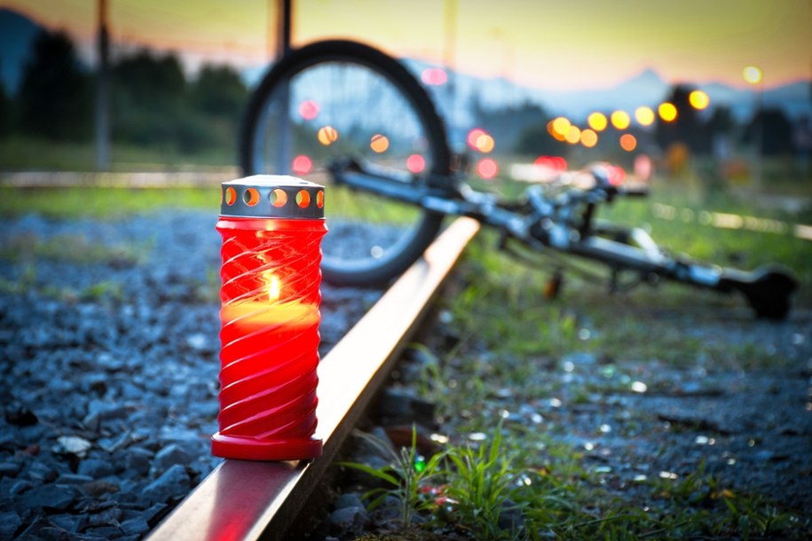 Kalisz: Rowerzystka zginęła na torach, fot. zdjęcie ilustracyjne /Shutterstock
