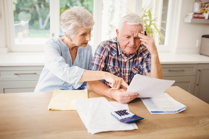 Kalkulator emerytalny ZUS pozwala seniorom obliczyć swoją emeryturę. Dzięki temu moment zakończenia aktywności zawodowej może być bardziej świadomy. /123RF/PICSEL