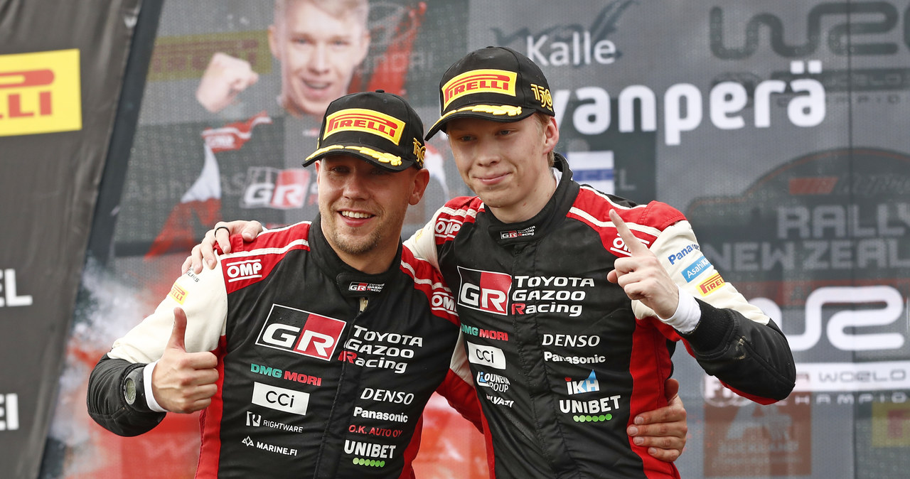 Kalle Rovanpera i jego pilot Jonne Halttunen. Mistrzowie świata WRC 2022 /Getty Images