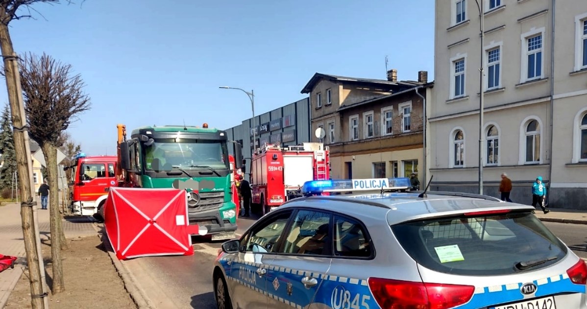 Kamabryczny wypadek w Szamotułach. Ciężarówka ciągnęła ciało mężczyzny przez kilkaset metrów /Policja