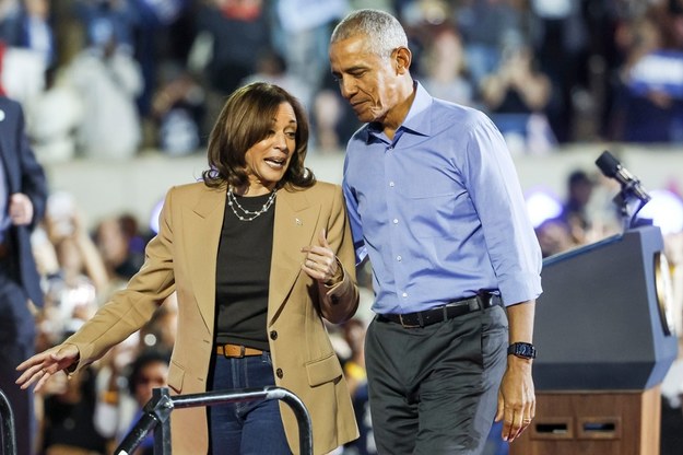 Kamala Harris i Barack Obama /ERIK S. LESSER /PAP/EPA