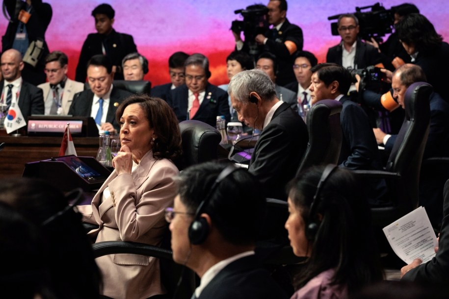 Kamala Harris podczas szczytu EAS /YASUYOSHI CHIBA/POOL /PAP/EPA