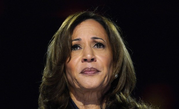 Kamala Harris z niewielką przewagą w kluczowych stanach