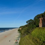 Kameralna plaża nad Bałtykiem, o której słyszało niewielu. Nikt nie zajmuje miejsc o 7 rano 
