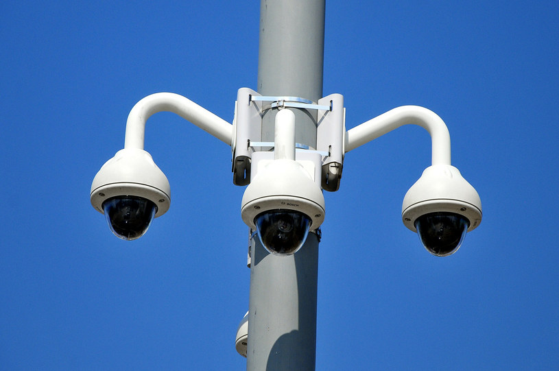 Kamery monitoringu miały zwiększać bezpieczeństwo mieszkańców, a będą służyły do karania kierowców /Stanisław Bielski /Reporter