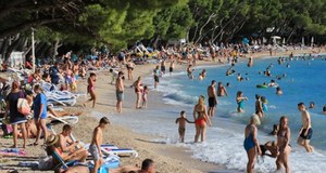 ​Kamery w okularach i zegarkach. Coraz więcej pedofili na plażach Chorwacji