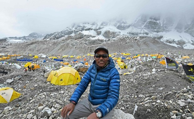 Kami Rita Sherpa po raz 32. zdobył Mount Everest. Nepalski przewodnik bije rekord świata