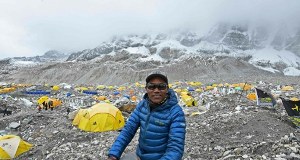 Kami Rita Sherpa po raz 32. zdobył Mount Everest. Nepalski przewodnik bije rekord świata