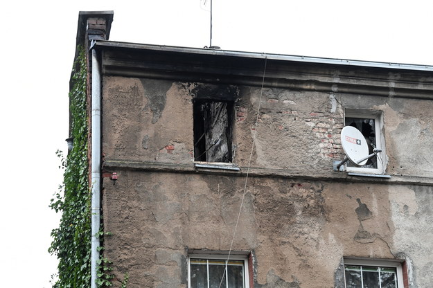 Kamienica przy ul. Orłowskiej w Inowrocławiu, w której wczesnym popołudniem wybuchł tragiczny w skutkach pożar / 	Tytus Żmijewski    /PAP