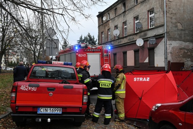 Kamienica przy ul. Orłowskiej w Inowrocławiu, w której wczesnym popołudniem wybuchł tragiczny w skutkach pożar / 	Tytus Żmijewski    /PAP