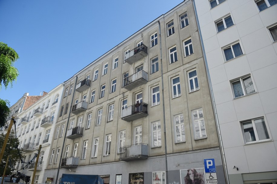 Kamienica przy ul. Poznańskiej 14 w Warszawi /Radek Pietruszka /PAP