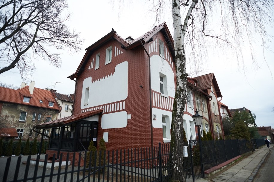 Kamienica przy ulicy Saperów w Gdańsku, w której mieści się siedziba firmy Pożyczka Gotówkowa /Adam Warżawa /PAP