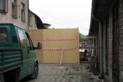 Kamienica w Brzezinach dzień po wybuchu gazu