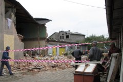 Kamienica w Brzezinach dzień po wybuchu gazu