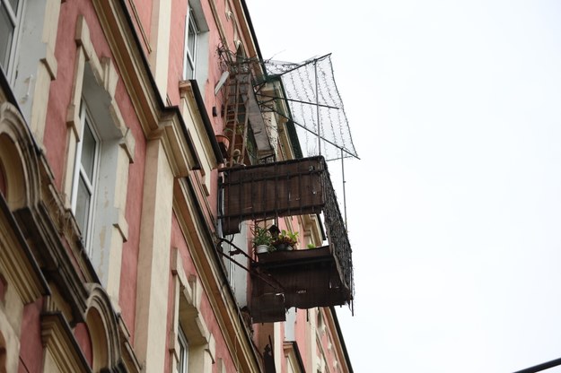 Kamienica w Sosnowcu po zawaleniu się balkonu /Zbigniew Meissner /PAP
