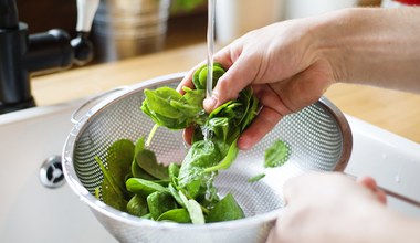 Kamienie lub piasek w nerkach? Uważaj, co jesz. Te produkty sprzyjają złogom