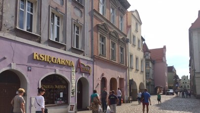 Kamienna Góra: Nie żyje 10-latka zaatakowana siekierą