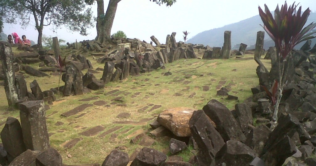Kamienne struktury Gunung Padang zadziwiają archeologów /Mohammad Fadli /Wikimedia