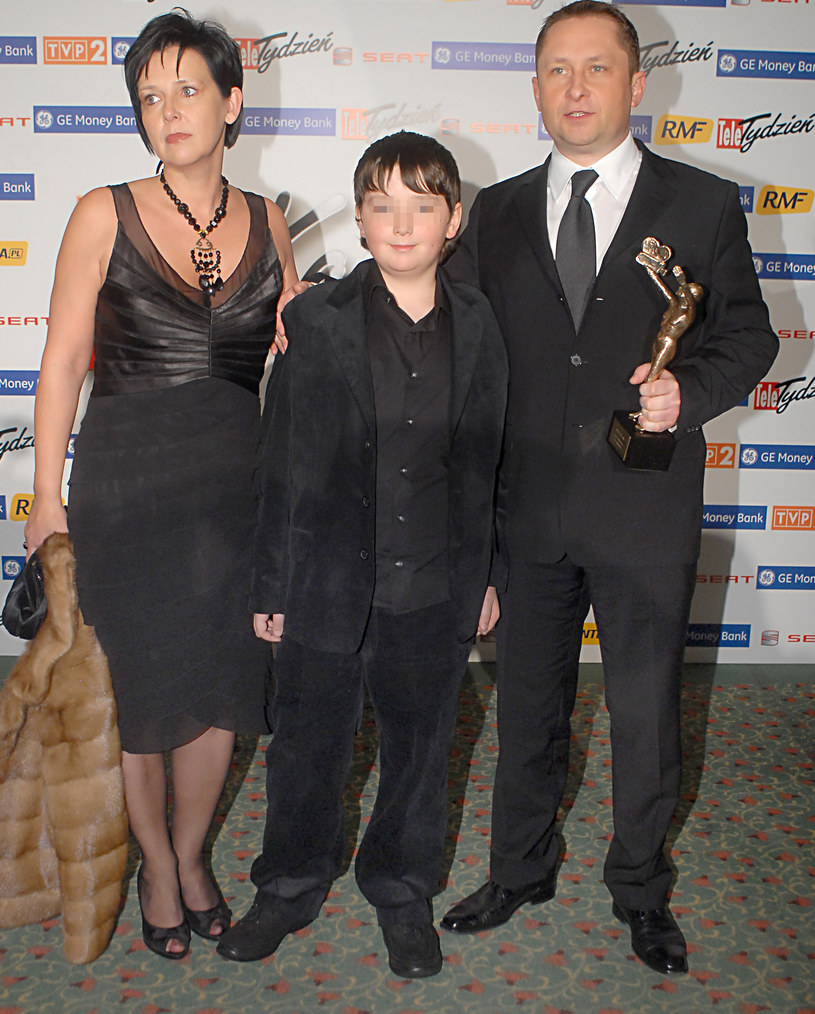 Kamil Durczok z żoną i synem, 2008 rok /MWMedia