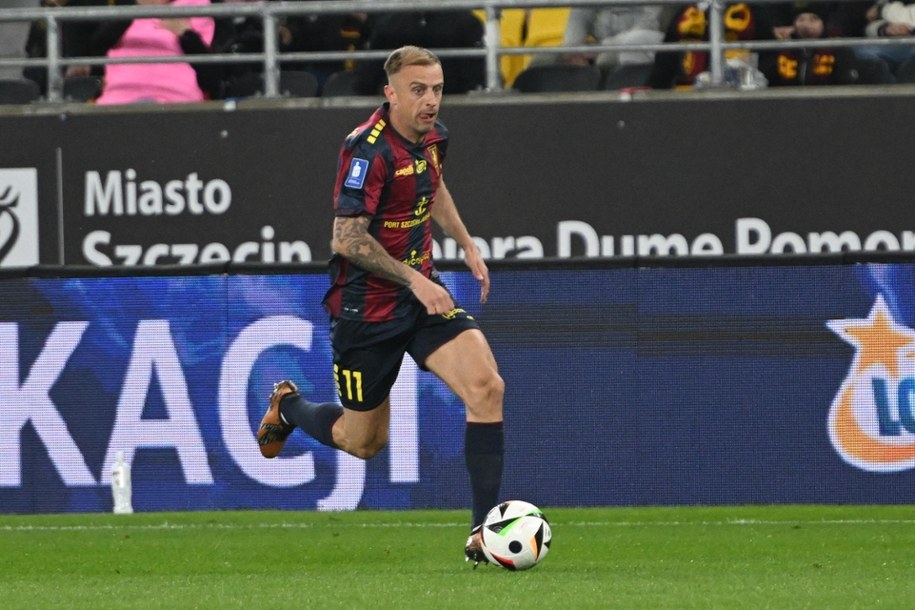 Kamil Grosicki będzie grał w Pogoni Szczecin do 30 czerwca 2027 roku. /	Marcin Bielecki   /PAP