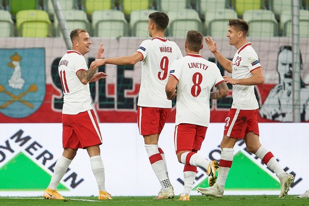 Kamil Grosicki cieszy się ze strzelonej bramki podczas towarzyskiego meczu na stadionie Energa w Gdańsku z Finlandią / 	Adam Warżawa    /PAP