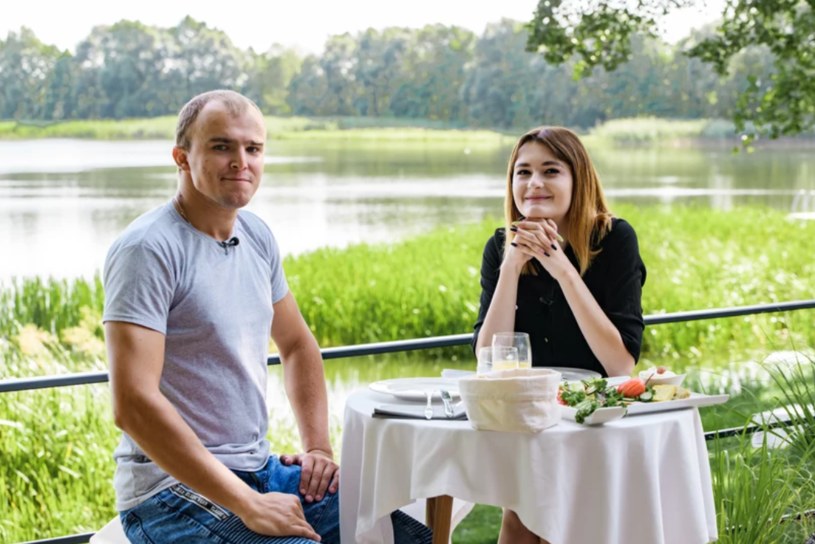 Kamil i Joanna - bohaterowie 8. edycji programu "Rolnik szuka żony" /.