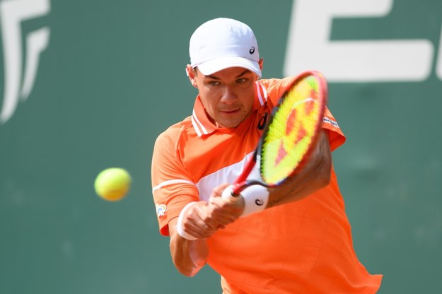 Kamil Majchrzak podczas tenisowego turnieju ATP Challenger ENEA Poznań Open w Poznaniu /	Jakub Kaczmarczyk   /PAP