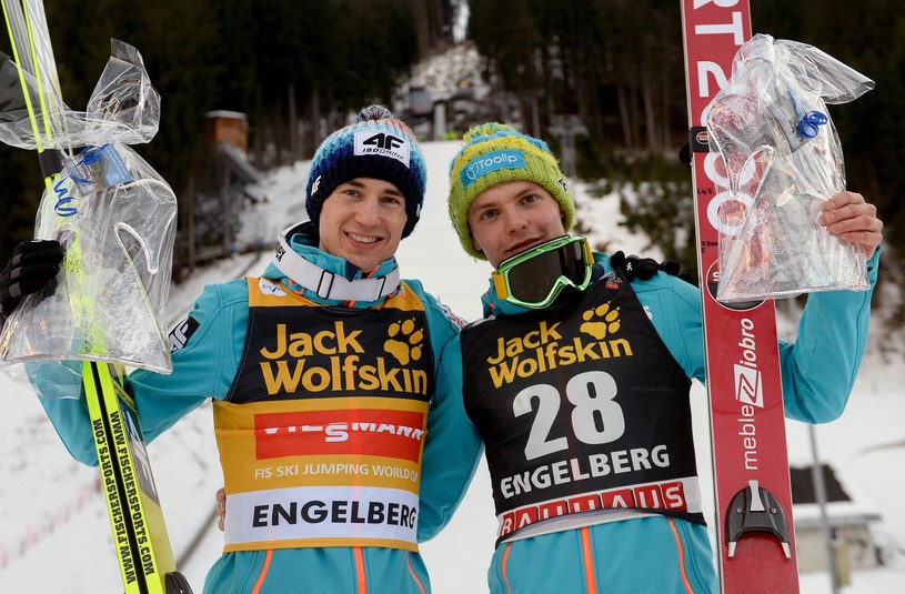 Kamil Stoch i Jan Ziobro po konkursie w Engelbergu /AFP