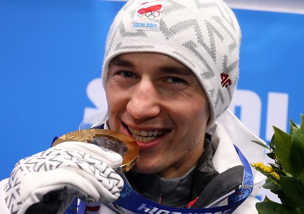 Kamil Stoch odebrał pierwszy złoty medal w Soczi /Grzegorz Momot /PAP