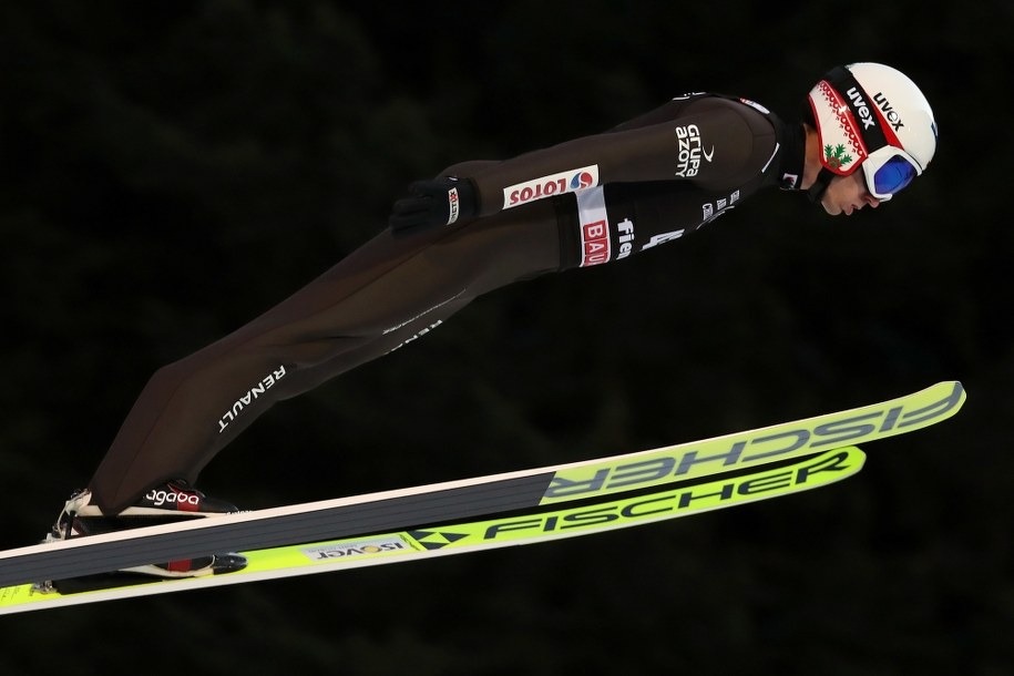 Kamil Stoch podczas konkursu w Predazzo /ANDREA SOLERO /PAP/EPA