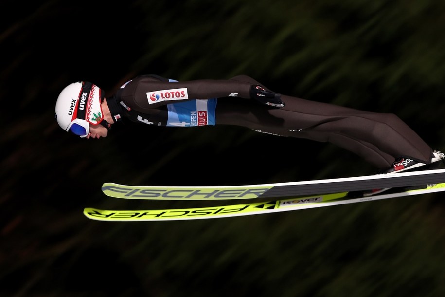 Kamil Stoch podczas rundy kwalifikacyjnej przed Turniejem Czterech Skoczni w Bischofshofen / 	Grzegorz Momot    /PAP