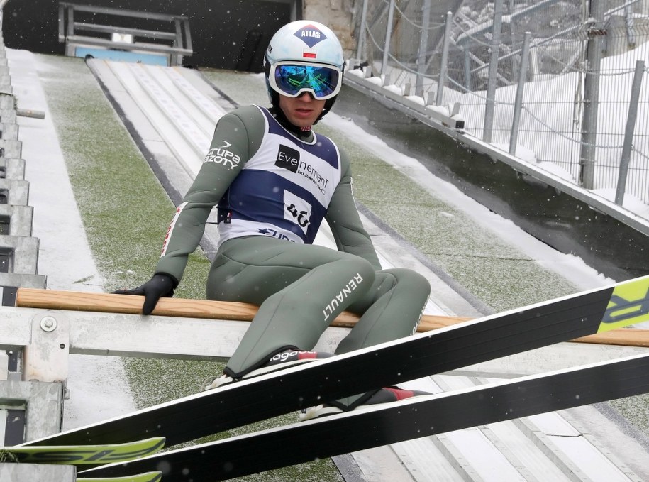 Kamil Stoch podczas treningu kadry narodowej skoczków na Wielkiej Krokwi w Zakopanem w marcu tego roku / 	Grzegorz Momot    /PAP